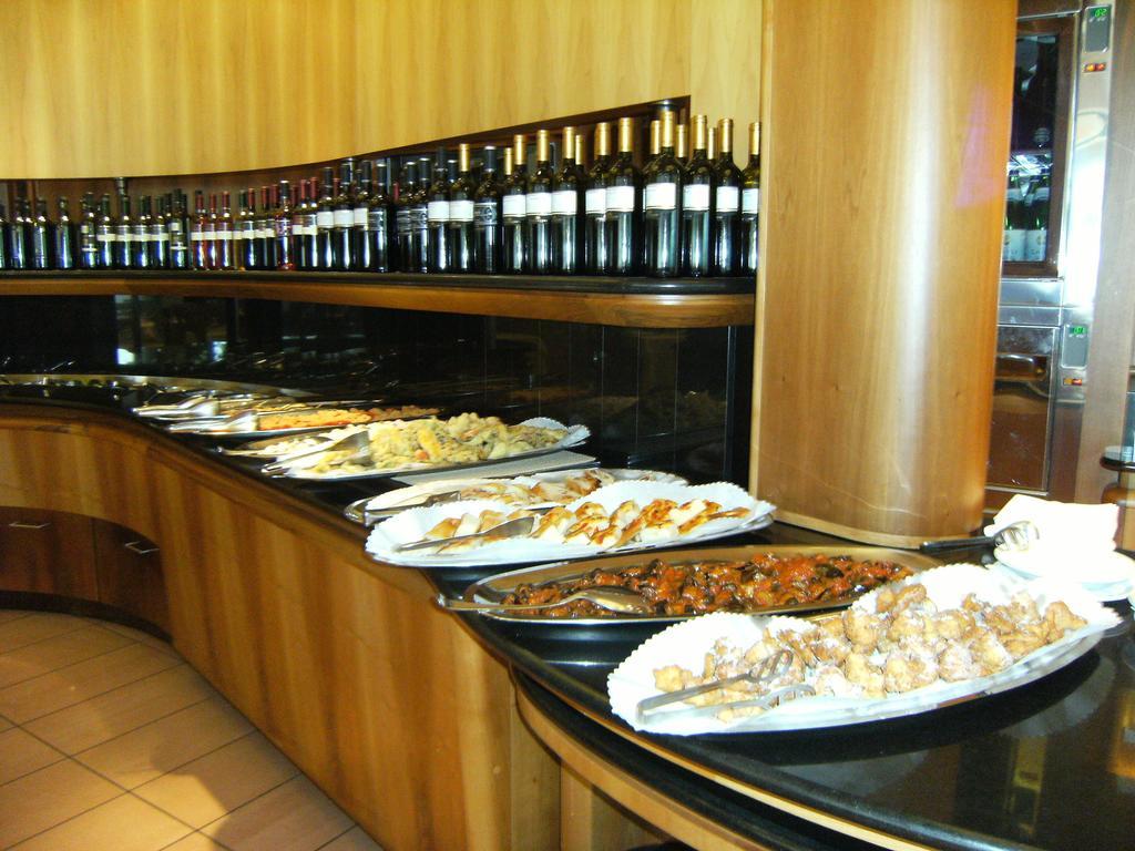 Hotel Europa Бибионе Экстерьер фото
