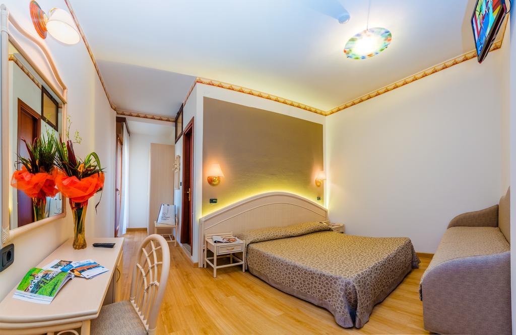 Hotel Europa Бибионе Номер фото