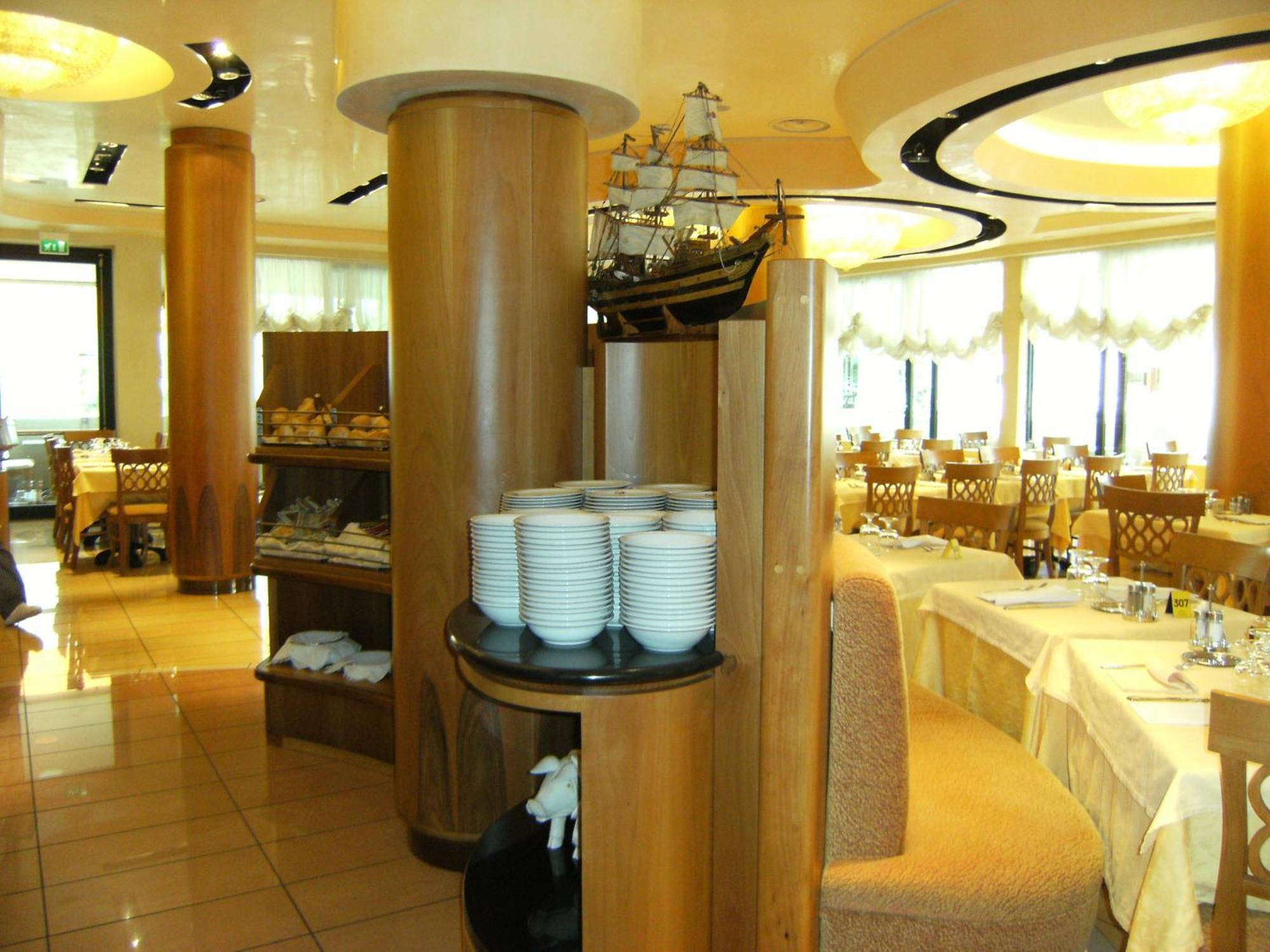 Hotel Europa Бибионе Экстерьер фото