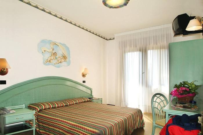 Hotel Europa Бибионе Экстерьер фото