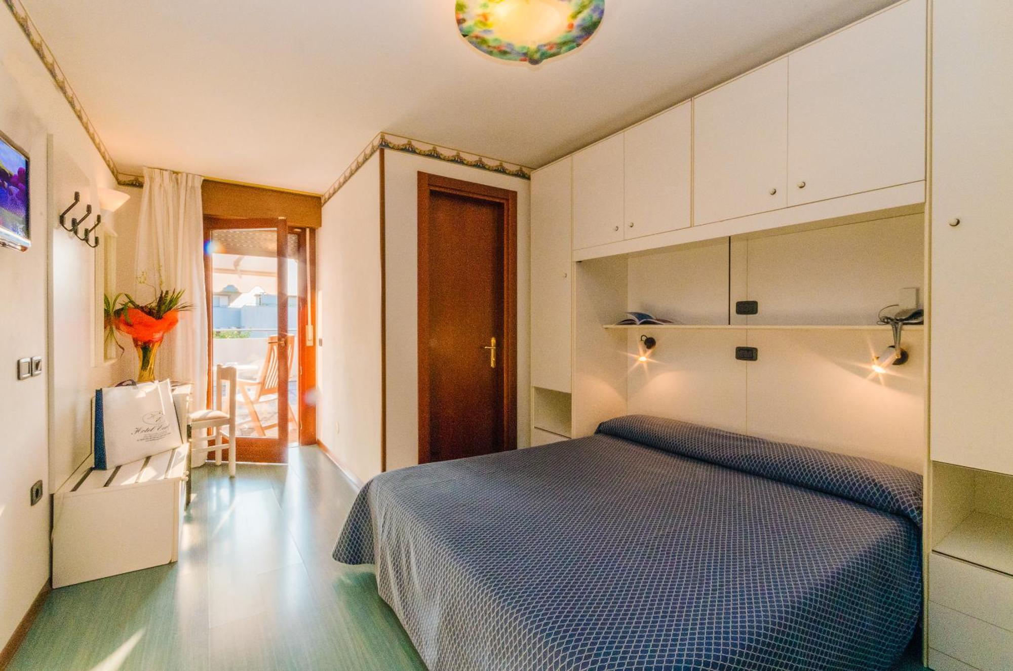 Hotel Europa Бибионе Экстерьер фото